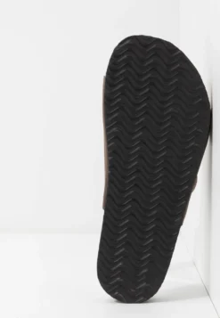 Rex Double Buckle Slide - Pantuflas - Brown -Toni Pons Ventas 06a30eba3f8d43b698d23ecdb0abb890 scaled