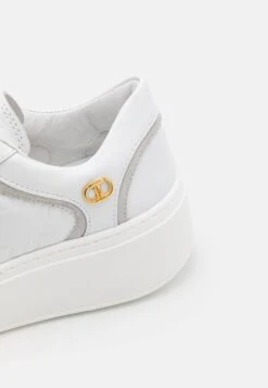 TWINSET Con Lavorazione Debossed Oval- Zapatillas - Bianco Ottico -Toni Pons Ventas 2cbe63857a4f435d8d6e647fbad1005e