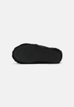 Even&Odd Pantuflas - Black -Toni Pons Ventas 2d66e78232c8429ebb673c1e2cc672c8 scaled