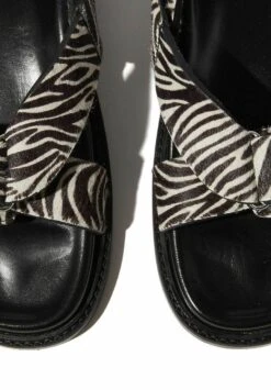 Hailey- Sandalias - Zebra-Print / Pony 10 Hailey- Sandalias - Zebra-Print / Pony -Toni Pons Ventas 35247932f2d0424ebe1650d3b06e1207