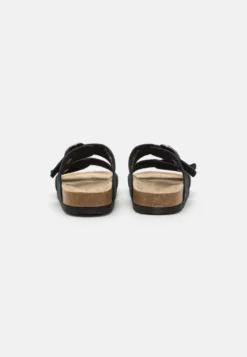 Pier One Leather - Sandalias Planas - Black -Toni Pons Ventas 42a4a695c5404f3995224293e4121e52 scaled