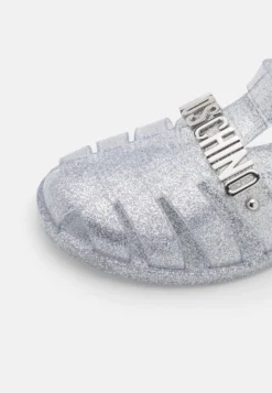 MOSCHINO Chanclas De Baño - Argento -Toni Pons Ventas 682aec3117864ae4b422a1e83343a506 scaled