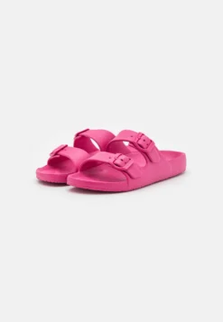 Marks & Spencer Buckle Footbed - Chanclas De Baño - Cerise -Toni Pons Ventas 766f0d2c8a664834a3bebb98f16b6c25 scaled