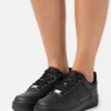 Nike Sportswear Wmns Air Force Rec - Zapatillas - Black