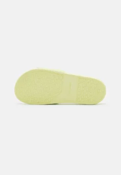 Calvin Klein Chanclas De Baño - Spirit Green -Toni Pons Ventas 85852623537d4f97a693aaf5f12de1a1 scaled
