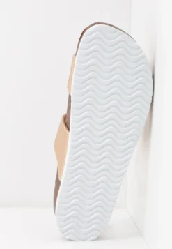 Anna Field Pantuflas - Rose Gold -Toni Pons Ventas 97a2aa3793284303a1a2c96beea9f9ee scaled