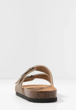 Rex Double Buckle Slide - Pantuflas - Brown -Toni Pons Ventas 9d5012215999441495e4f08d1ed4915f scaled