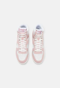 Diadora Magic Basket Mid- Zapatillas Altas - White/Peach Whip 11 Diadora Magic Basket Mid- Zapatillas Altas - White/Peach Whip -Toni Pons Ventas a4eafa211ec9479ea1f1d980b8162d2e scaled
