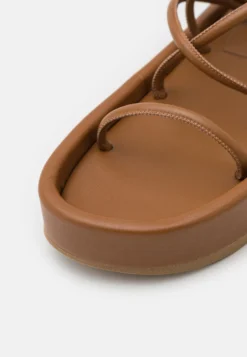 Pritika - Sandalias - Cinnamon -Toni Pons Ventas b2052184cca340969e1d5c55327f07a6 scaled