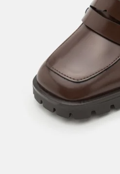 MARC CAIN Zapatos Altos - Dark Wood -Toni Pons Ventas b241cbaa1a154ee7819c09d7eba63179 scaled