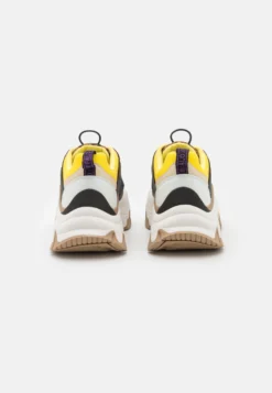 Buffalo Trail One - Zapatillas - Purple/Yellow -Toni Pons Ventas de6d1890ee6848a299911c1839bb44f2 scaled