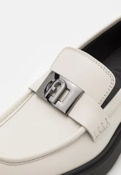 Furla College Loafer- Mocasines - Marshmallow/Nero -Toni Pons Ventas df747aa4ca76433d8a86c45ba18ccc49 scaled