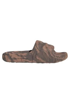 Adidas Originals Adilette 22 Unisex - Chanclas De Baño - Clay Strata/Earth Strata/Core Black -Toni Pons Ventas f43d0720637843d58877d803dfa4ea7f scaled